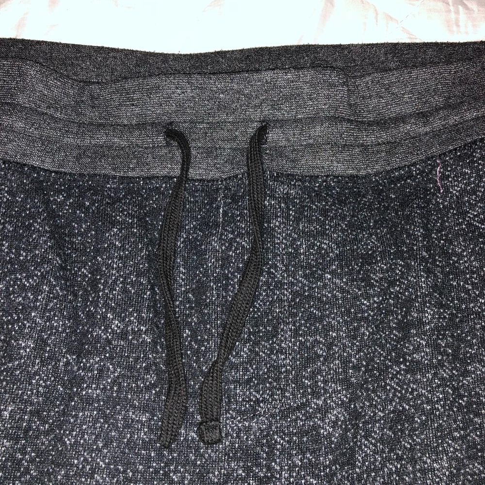 Shorts - Picture 4 of 5